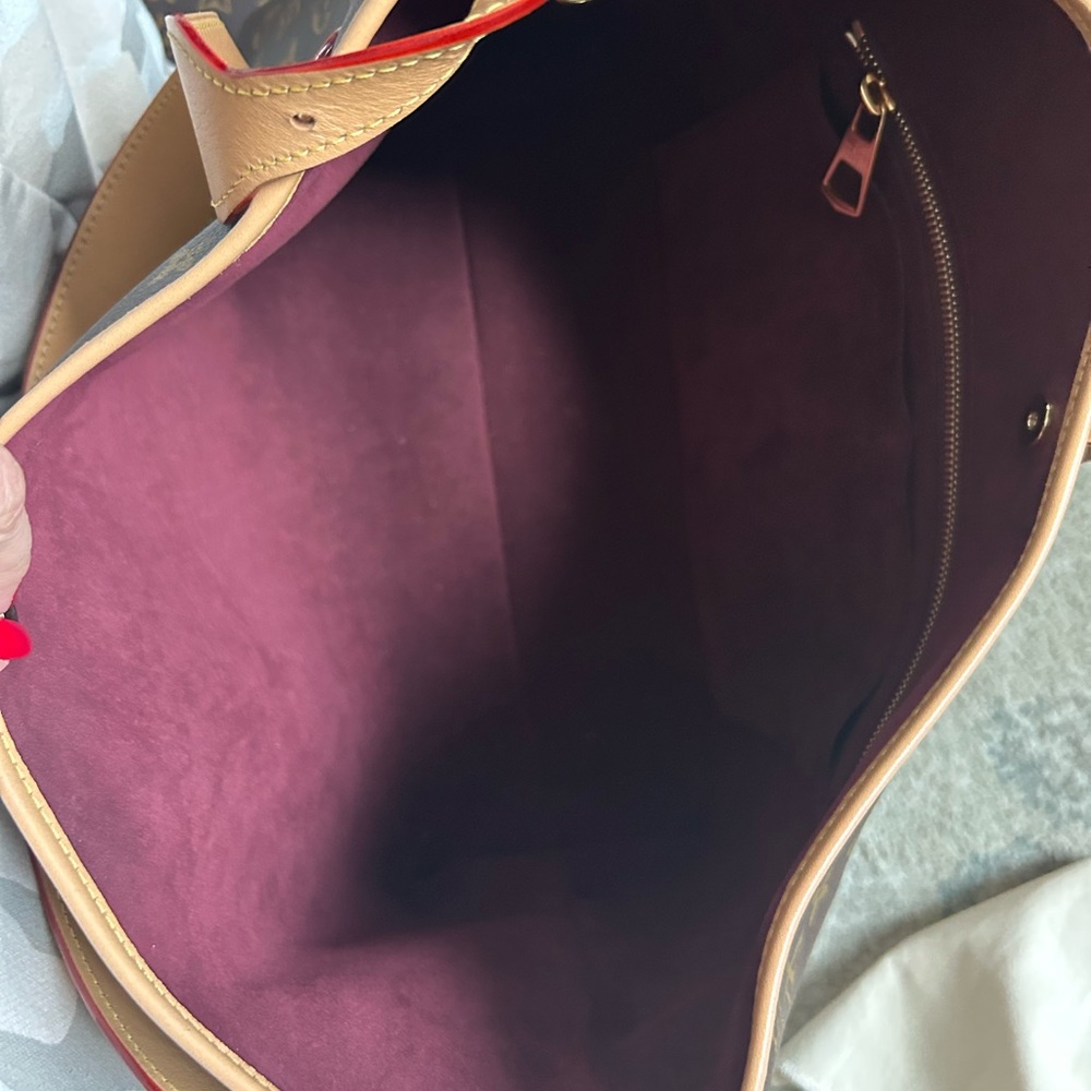 TRADE     AUTHENTIC Louis Vuitton Carry All MM - Picture 6 of 10